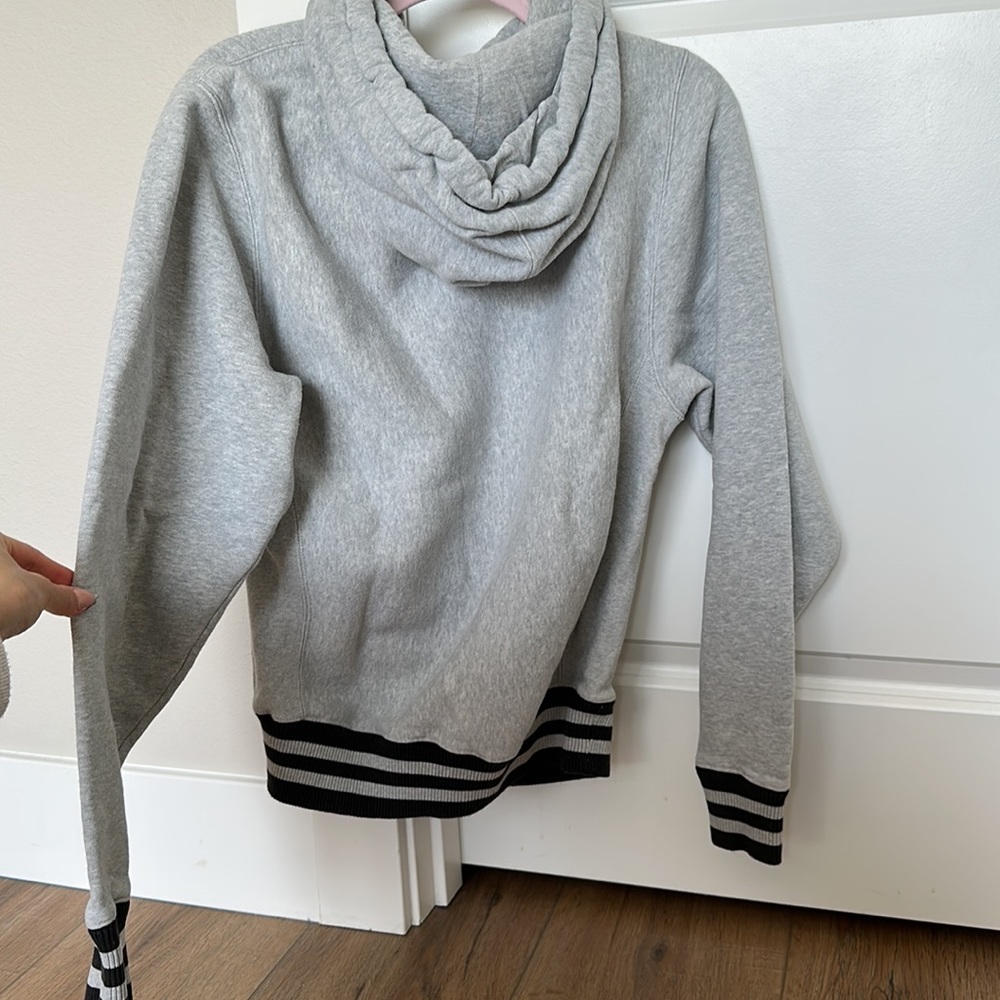 Champion Women’s Reverse Weave Sweatshirt Size Small Vintage - Picture 2 of 2